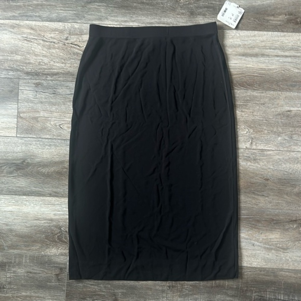 NWT DKNY skirt, black elastic waist size medium pencil skirt